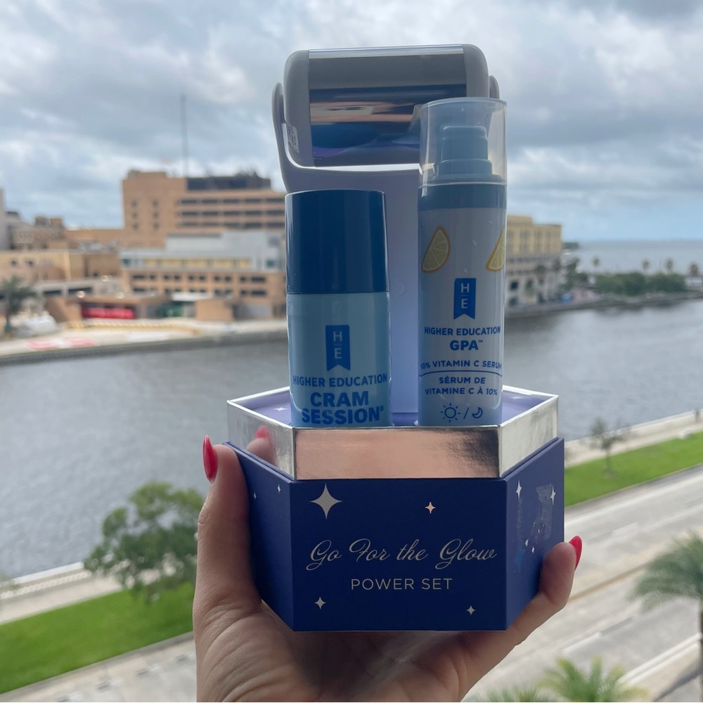 NWT GO FOR THE GLOW Higher Education Skincare x Vanity Planet Set Blue